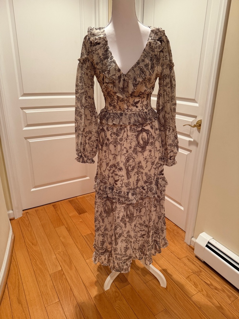 Francesca's Collections Cream and Black Paisley Ruffle Midi  Dress Shimmering